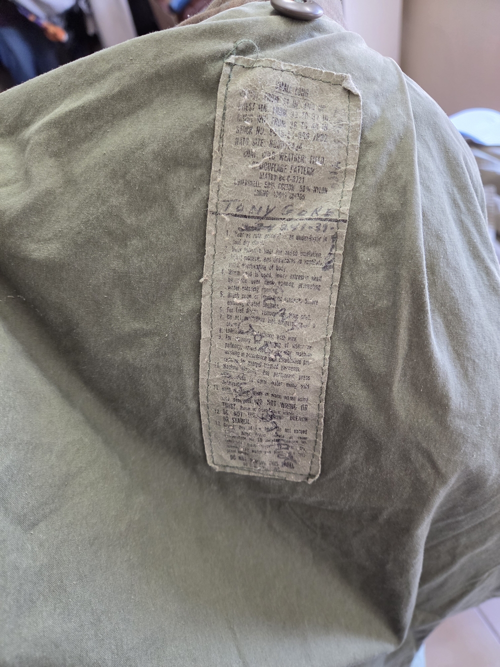 Sanyo Men's Classic Khaki Trench Coat - Picture 5 of 6